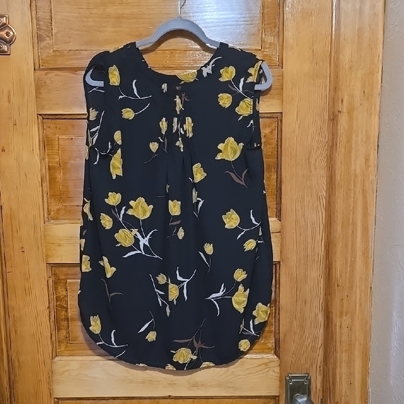 Chelsea & Theodore Black Sleeveless Buttoned Blouse L - Picture 3 of 3